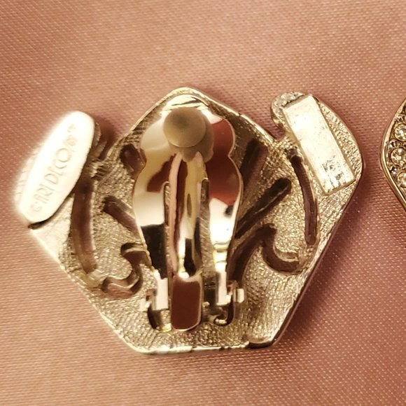 Women's Marcasite style stone earring and pin set - Picture 5 of 6